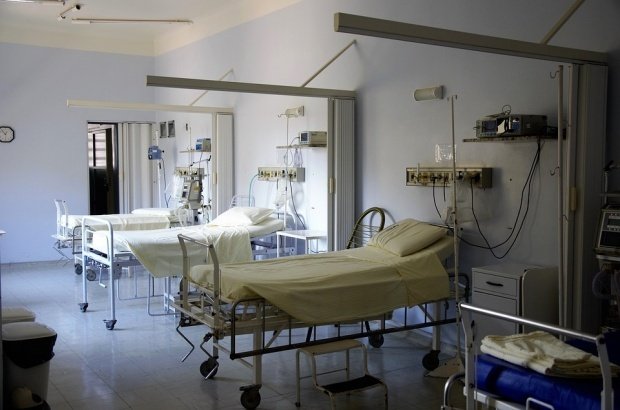 Ce pericole noi ne pândesc în spitale. ”Parlamentul a adoptat o lege ticăloasă, promulgată rapid de președintele Iohannis”