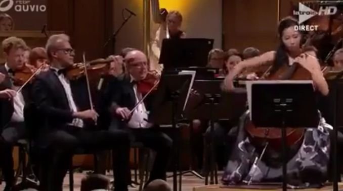 Incident neașteptat la finala unui concurs renumit. Orchestra a fost oprită și toți au început să râdă (FOTO+VIDEO)