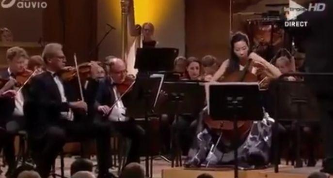 Incident neașteptat la finala unui concurs renumit. Orchestra a fost oprită și toți au început să râdă (FOTO+VIDEO) 454833