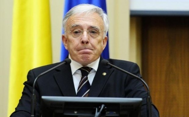 Cum a scăpat Mugur Isărescu de o eventuală demitere de la BNR de către Parlament. Ce decizie au luat aleșii