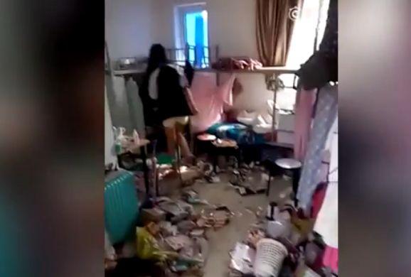 Simțea un miros extrem de ciudat din camera de cămin a colegei sale, așa că a decis să intre. A avut un adevărat șoc de ce a putut găsi acolo (FOTO) 455875