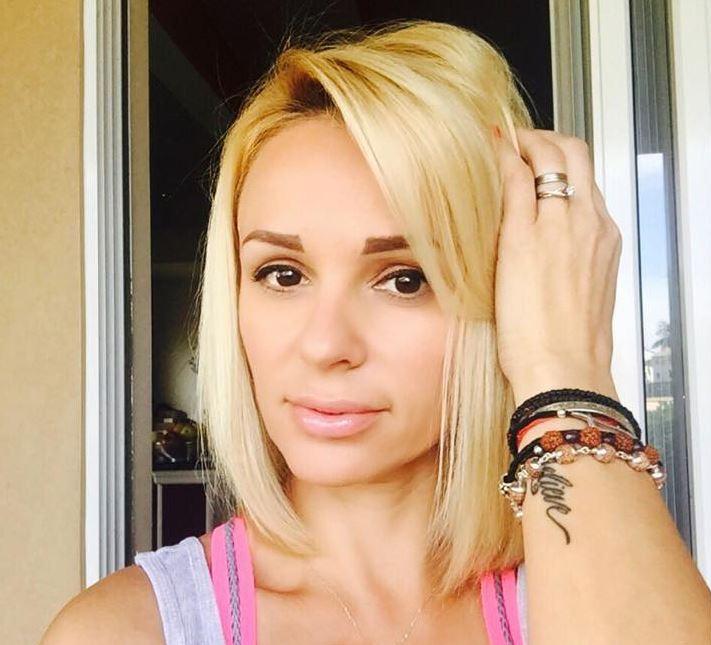 O blonda de la noi a decis sa isi puna silicoane: “Am slabit si am zis sa fac o schimbare” 456095