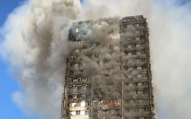 Incendiu în Londra. Unul dintre rezidenţii Grenfell Tower: „Sunt norocos că am scăpat cu viaţă. Mi-a rămas doar ce mai am pe mine acum”