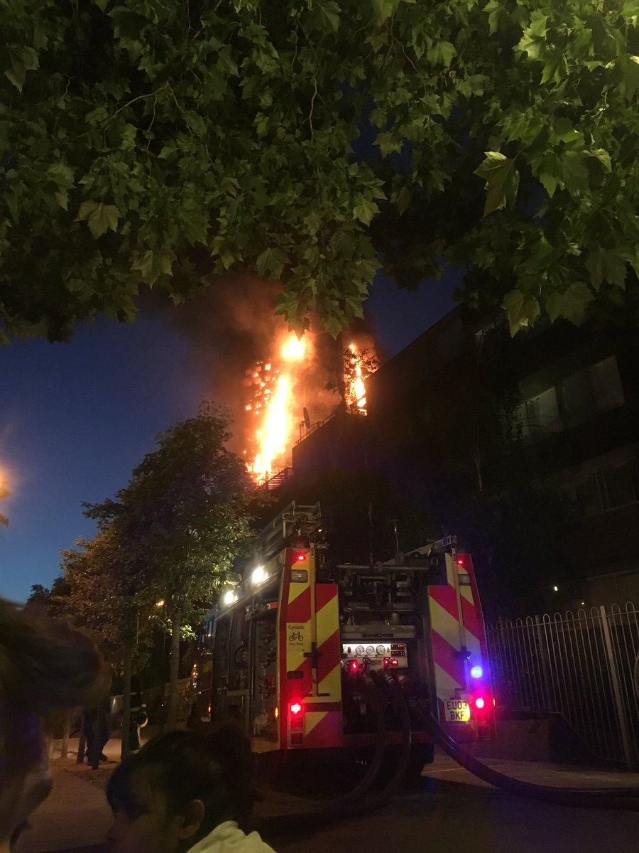 O vedetă de la noi, în pericol în Londra! Imagini dramatice surprinse de Denisa Botcari cu incendiul puternic 456492