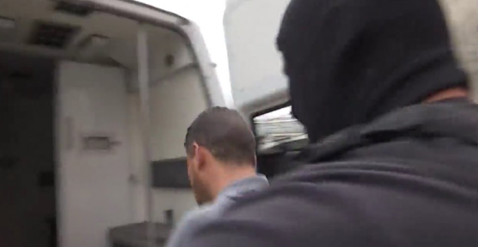 Primele imagini cu Cristi Boureanu după ce a fost bătut și arestat. Așa arată acum VIDEO