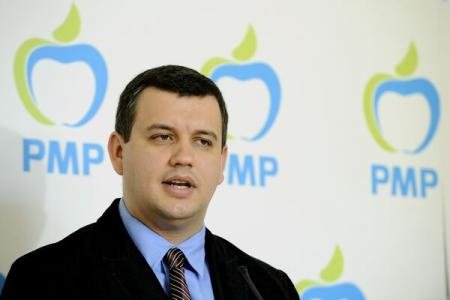 PMP anunță plângere penală împotriva deputatului care a trecut la PSD: I s-a promis un loc de muncă pentru soţie