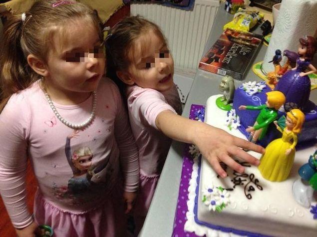 Ce s-a întâmplat cu stareța care a născut gemene în urma cu 5 ani! Cu ce se ocupă acum și cum arata fetițele 457579