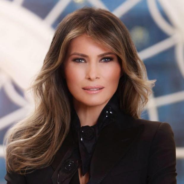 Melania Trump, în ținute de mii de euro chiar și atunci când vrea să pară modestă - FOTO 458155