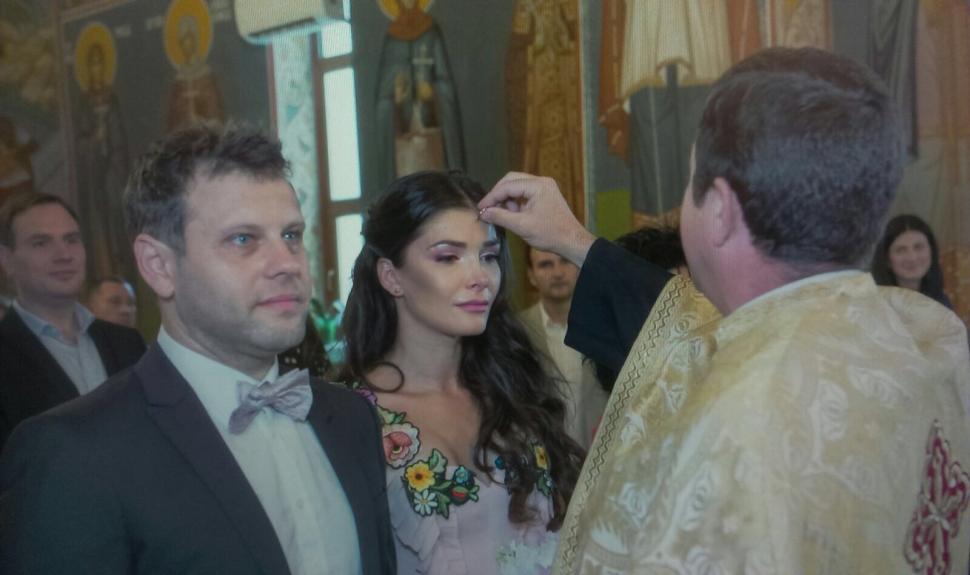  S-a măritat în weekend însa Alina Pușcas a trăit cea mai mare surpriză a vieții ei:  "Mi s-au tăiat picioarele. M-am uitat la Mihai și…  458018