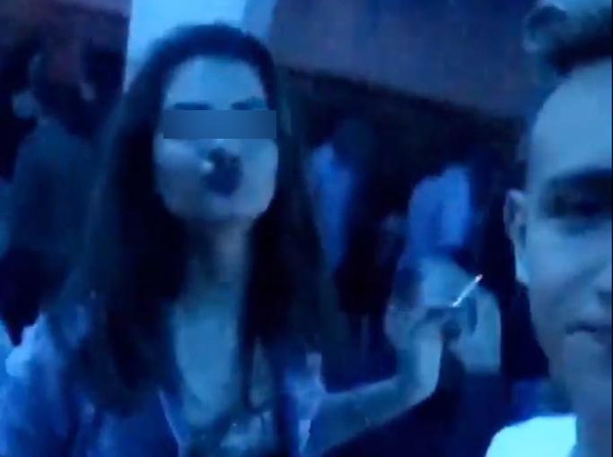 Fiica lui Boureanu dansează pe mese în timp ce tatăl ei e dărâmat în arest  458368