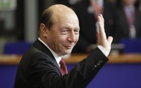 Traian Băsescu, despre moțiunea de cenzură: ”O parodie în care s-a transferat o problemă internă a PSD-ului în instituțiile statului”