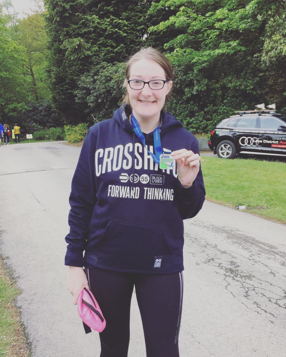 S-a copt la soare! Cum arată picioarele unei femei care a alergat 21 de ore fără oprire 459451