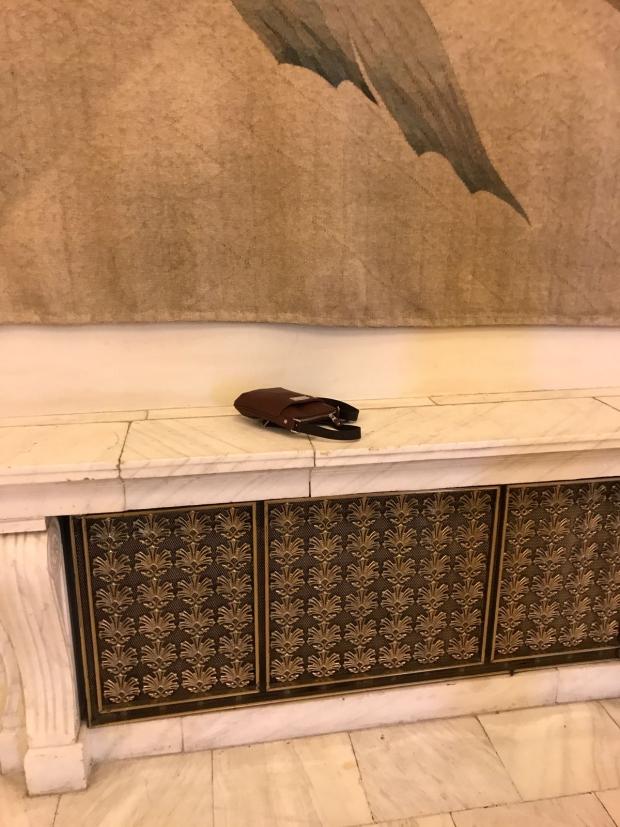 Alertă la Parlament! Panică pe holurile Casei Poporului 460204