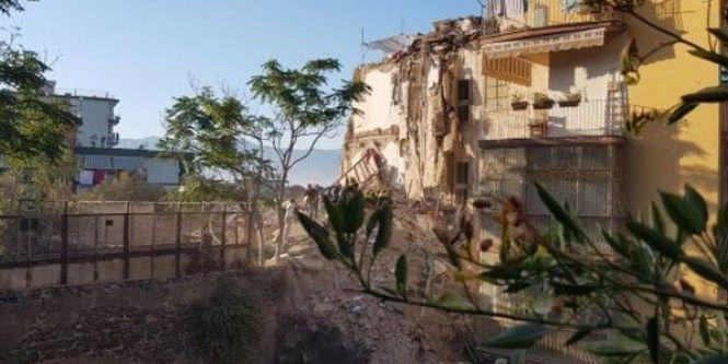Un bloc de apartamente s-a prăbuşit în apropiere de Napoli. Mai multe persoane îngropate sub dărâmături 462914