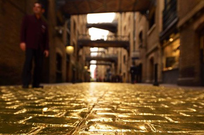 Orașul din România care are străzile pavate cu aur. „Oriunde ai păşi, sigur găseşti aur”