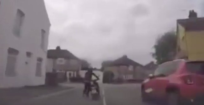 Înșelătorie în trafic. Ce a făcut un motociclist pentru a primi despăgubiri - VIDEO