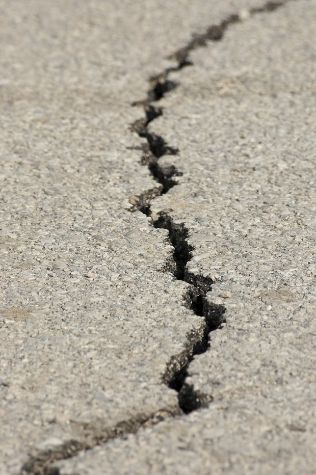 Val de panică. Un cutremur cu magnitudinea de 6,3 s-a produs în noaptea de luni spre marţi