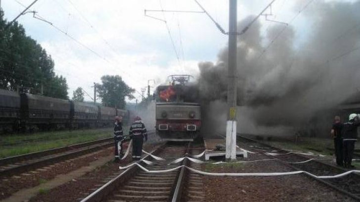 A fost pericol de explozie la Timiș! Locomotivă în flăcări, legată de o garnitură de cisterne cu gaz