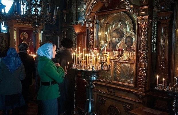 Alertă la o mănăstire din Bușteni! Zeci de persoane au nevoie de îngrijiri medicale 465519