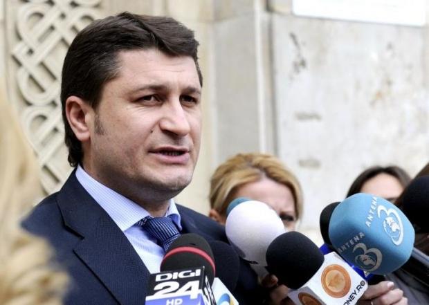 Divorț în PNL: Un politician cunoscut tocmai s-a separat de nevastă 465441