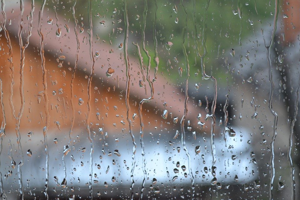 Furtuni și ploi torențiale în Moldova, Dobrogea şi Muntenia, în următoarele ore