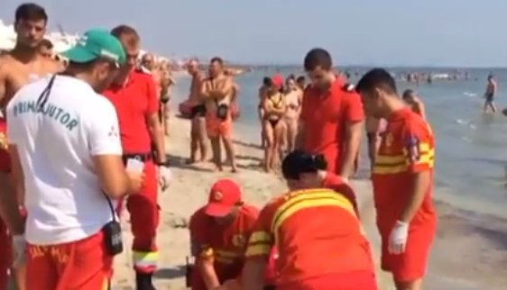 Tragedie pe litoral! Un bărbat s-a înecat pe o plajă din Mamaia - VIDEO