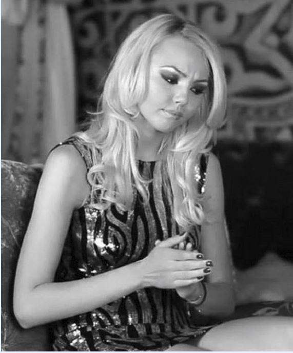 Denisa Răducu a murit! Fosta cântăreață este condusă pe ultimul drum - LIVE VIDEO 462436