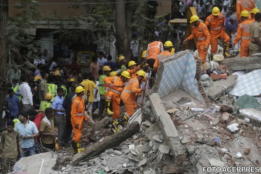 Opt oameni au murit după ce o clădire s-a prăbușit în Mumbai 