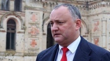 Igor Dodon vrea să interzică prin lege partidele unioniste