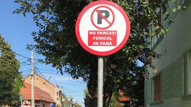 Toți își parcau mașinile în fața firmei sale, așa că a luat măsuri drastice. Polițiștii nu au fost impresionați și l-au amendat imediat! 466704