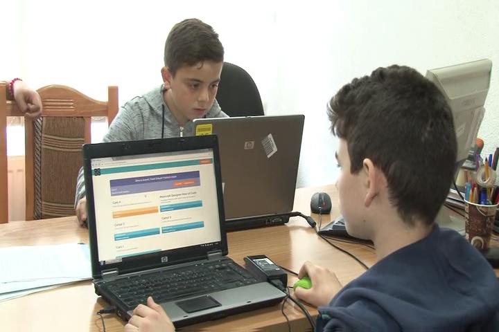 6.430 de copii, tineri și famiile lor se bucură de acces la educație și la servicii sociale prin proiectul „Ajută un sat. Schimbă o țară 2016-2017” 467019