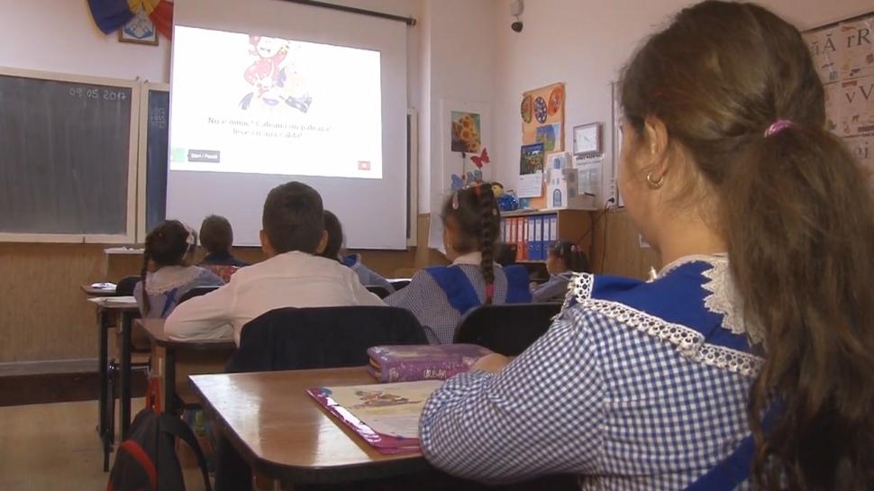 6.430 de copii, tineri și famiile lor se bucură de acces la educație și la servicii sociale prin proiectul „Ajută un sat. Schimbă o țară 2016-2017” 467025