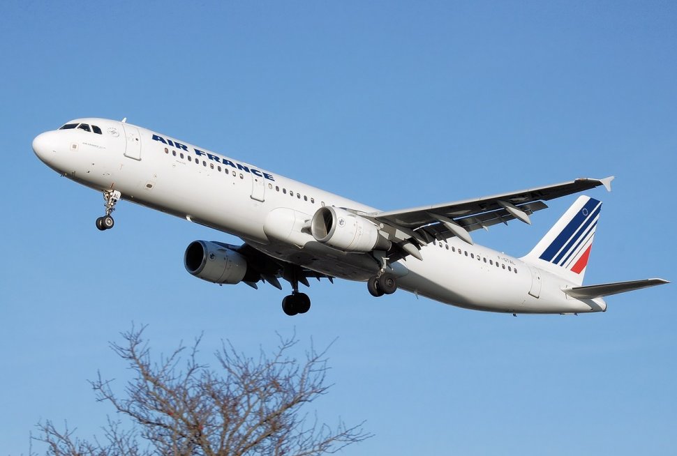 Cursa Air France care venea de la Paris a iniţiat procedura de ratare a aterizării, chiar înainte de a ajunge pe pista aeroportului Otopeni. Ce s-a întâmplat