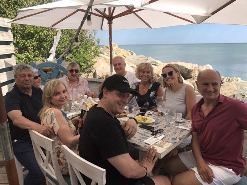 A apărut într-o poză cu Mircea Lucescu. Fanilor nu le-a venit să creadă că e chiar ea. FOTO 467277