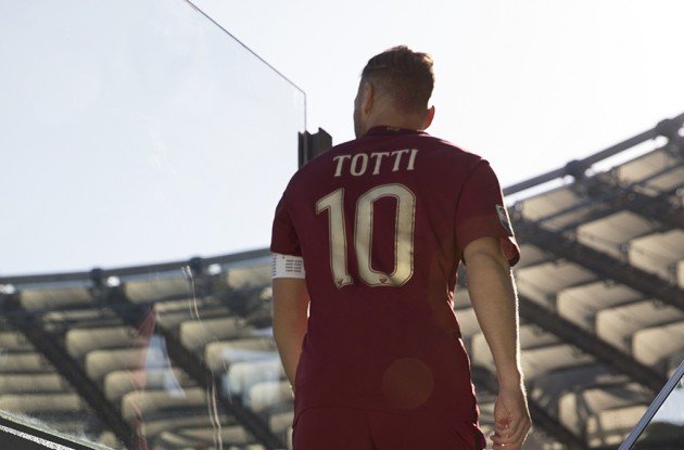 Gest uluitor făcut de AS Roma. Ce s-a întâmplat cu tricoul purtat de Francesco Totti la meciul de retragere