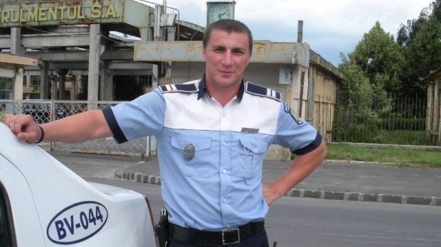Ce avere a strâns polițistul Marian Godină din vânzarea cărții sale