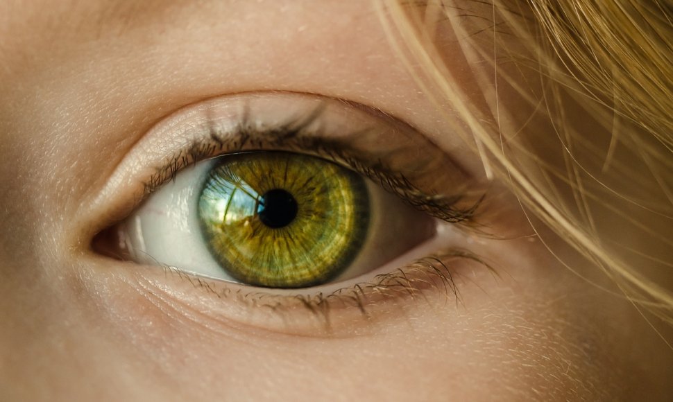 Ce înseamnă când ți se zbate ochiul? Poți avea probleme grave de sănătate