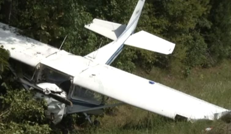Un avion uşor s-a prăbuşit în Franţa. Pasagerii au murit pe loc