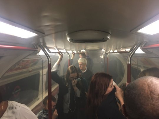 Panică în Londra. O stație de metrou a fost evacuată din cauza unui incendiu