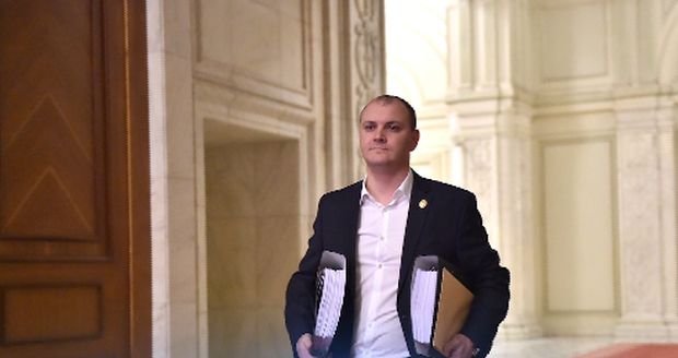 Sebastian Ghiță vrea contracte cu statul și din spatele gratiilor