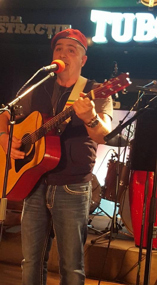 Artist de la noi accident grav! Masina lui a fost izbită de un autoturism condus de un tânăr care avea permis auto de o zi 471287