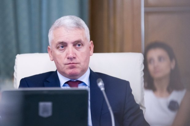 Ministrul Adrian Țuțuianu a decis să demisioneze din funcția de secretar al Senatului