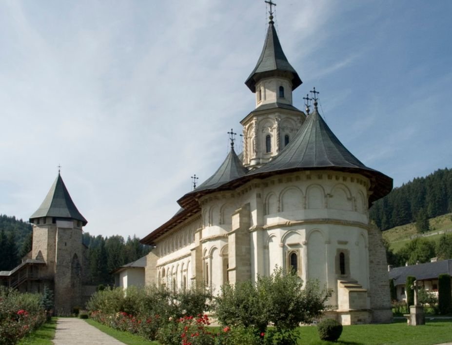 Moarte suspectă la Mănăstirea Putna. Sfârșitul tragic al unui adolescent care visa să devină preot