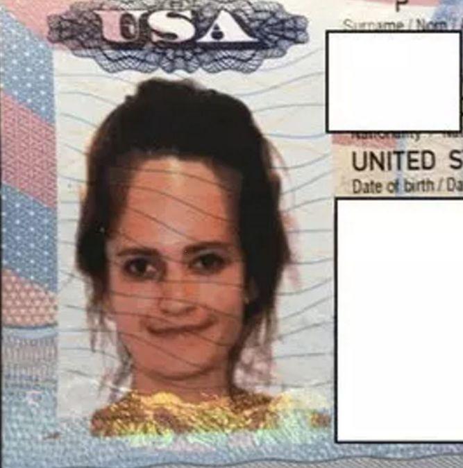 S-a dus să își schimbe buletinul pentru că îi expira. După câteva zile s-a dus să-și ridice actul de identitate dar a avut un adevărat șoc atunci când s-a uitat la poză. „Și-au bătut joc!” (FOTO) 471949