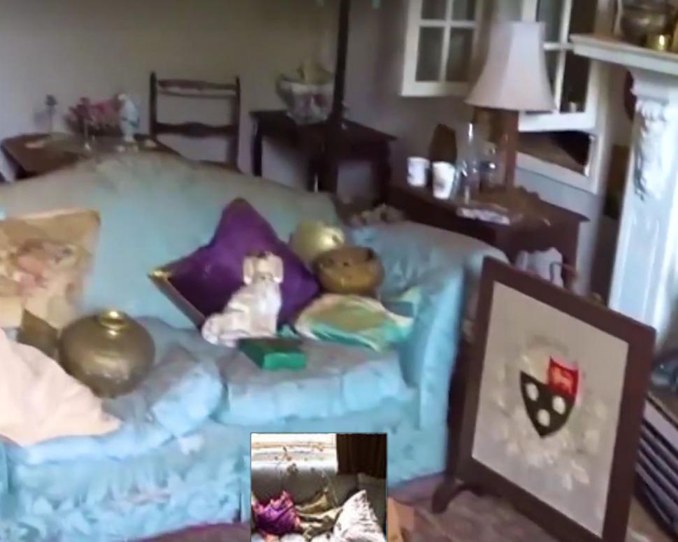 Se plimbau printr-o pădure când au dat peste o casă abandonată. Arăta ca un castel părăsit. Când au intrat înăuntru au avut un adevărat șoc. „Nu se poate așa ceva!” (GALERIE FOTO+VIDEO) 471943