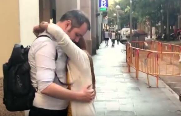 Atac terorist la Barcelona! Ce au surprins jurnaliștii pe o stradă a orașului. Este imaginea durerii (FOTO) 472358