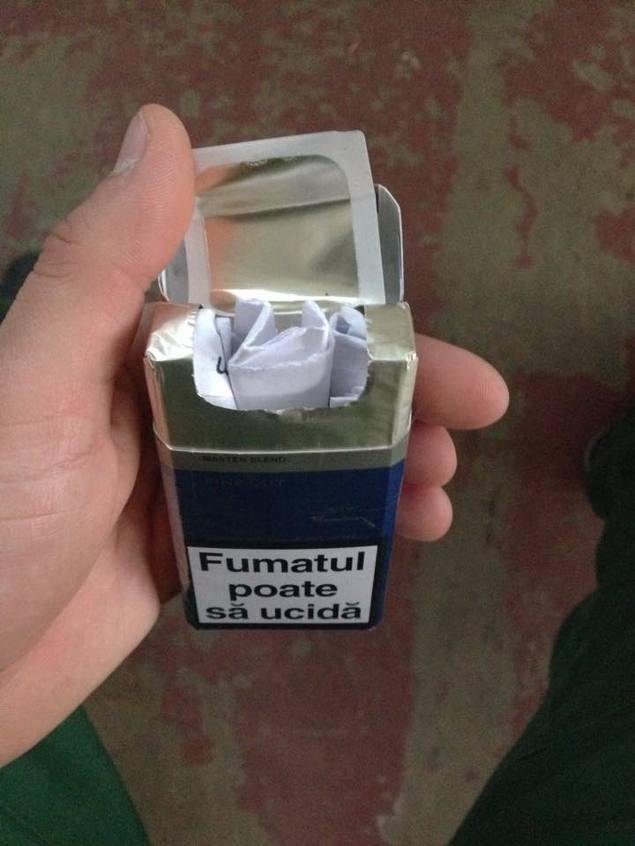 Și-a cumpărat un pachet de țigări de la un chioșc din Regie, însă când l-a desfăcut a avut parte de o surpriză neplăcută (FOTO) 472243