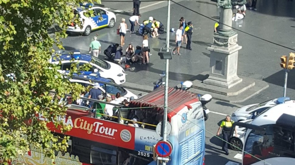 Atac terorist la Barcelona! O furgonetă a intrat în mulțime. Noul bilanț: 13 morți și 100 de răniți. Doi suspecţi au fost arestaţi LIVE VIDEO