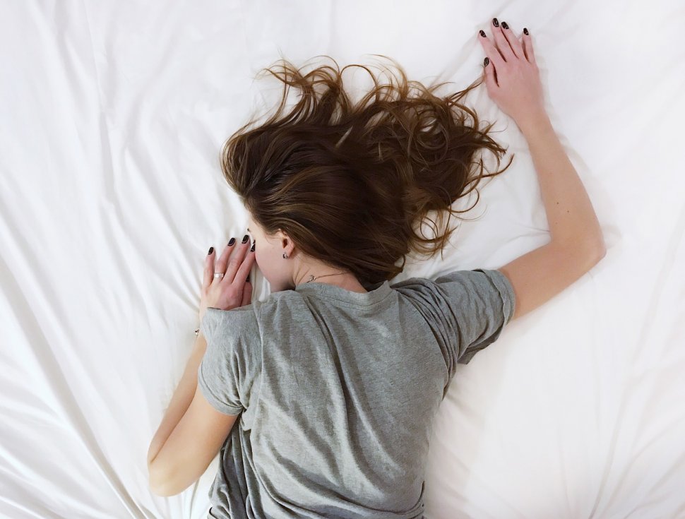 Cum să adormi în 60 de secunde. Metodă sigură care funcţionează de fiecare dată - VIDEO