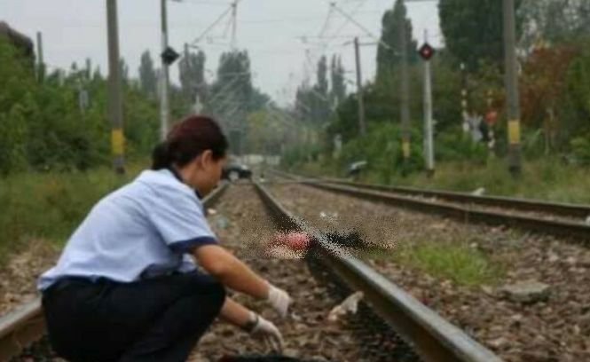 Răsturnare de situație în cazul tinerei care s-ar fi aruncat în fața trenului. „Nu s-a sinucis!”